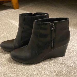 Clarks wedge bootie